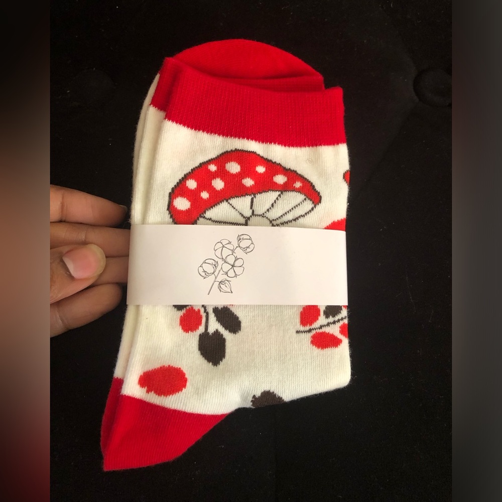 Adorable Women’s Red and White Mushroom Patterned Socks